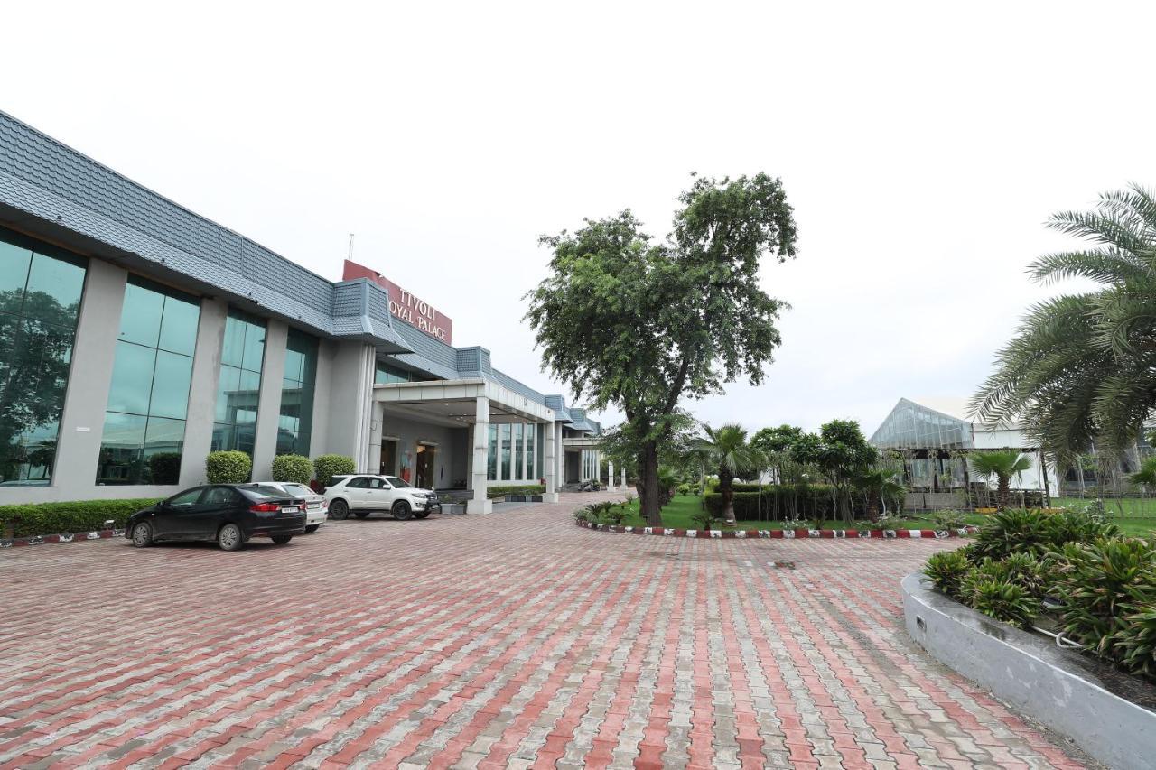 Tivoli Royal Palace Janauli المظهر الخارجي الصورة