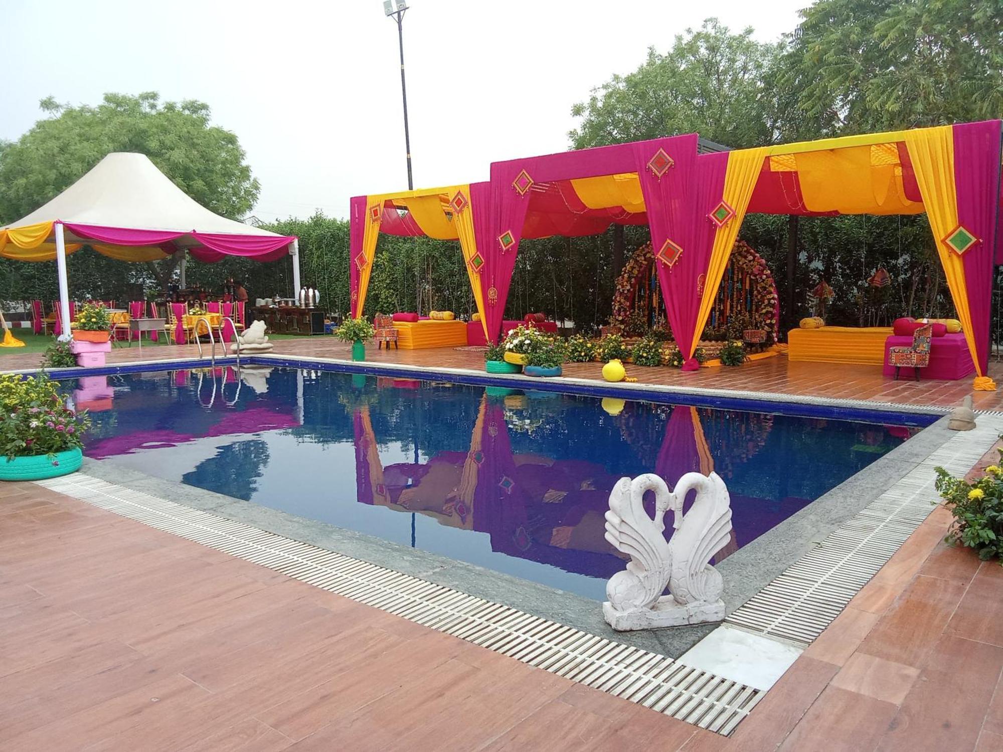 Tivoli Royal Palace Janauli المظهر الخارجي الصورة
